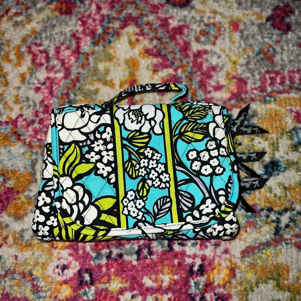 *AUTHENTIC* Vera Bradley Cosmetics Bag “Island Blooms”